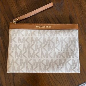 Michael Kors wristlet